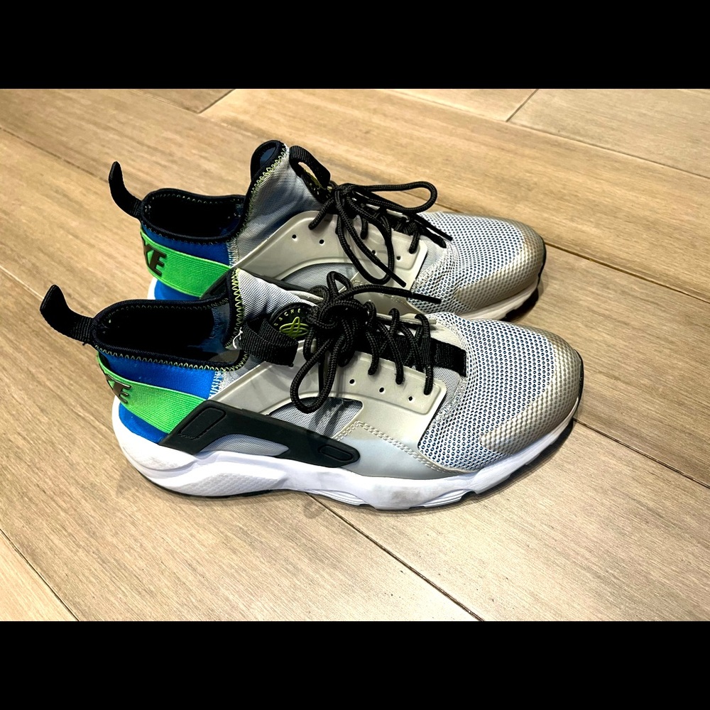 Men’s Nike Hurachi Size 8